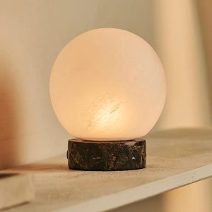 Tavellio | Designer-Tischlampe Heem Brown – brauner Marmor, kabellos & dimmbar