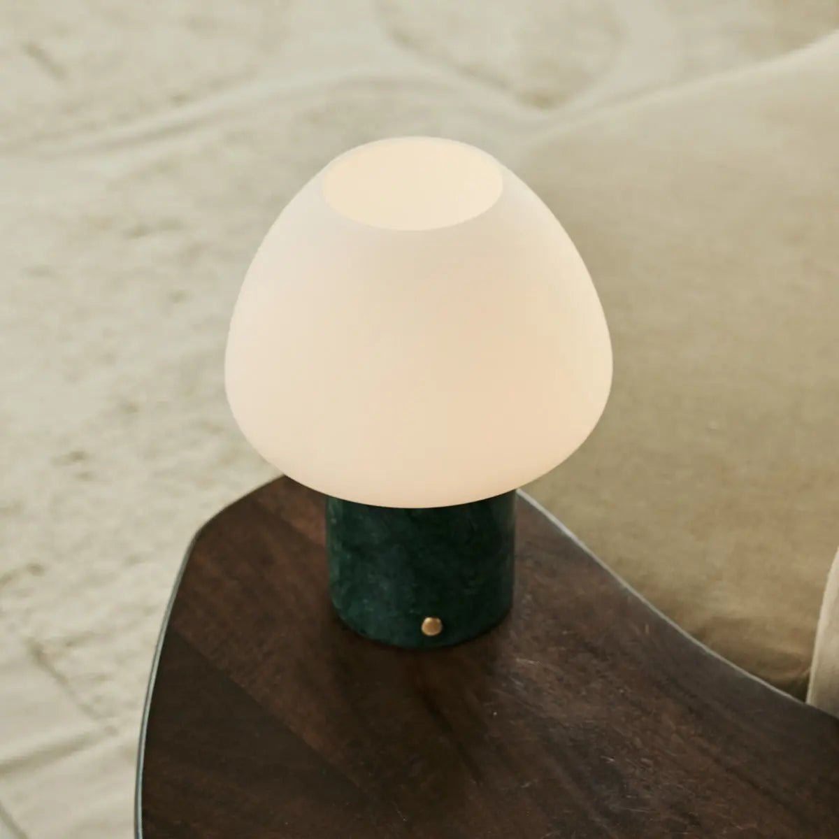 Tavellio | Designer-Tischlampe Ostade – Grüner Marmor, kabellos & dimmbar – Bild 5