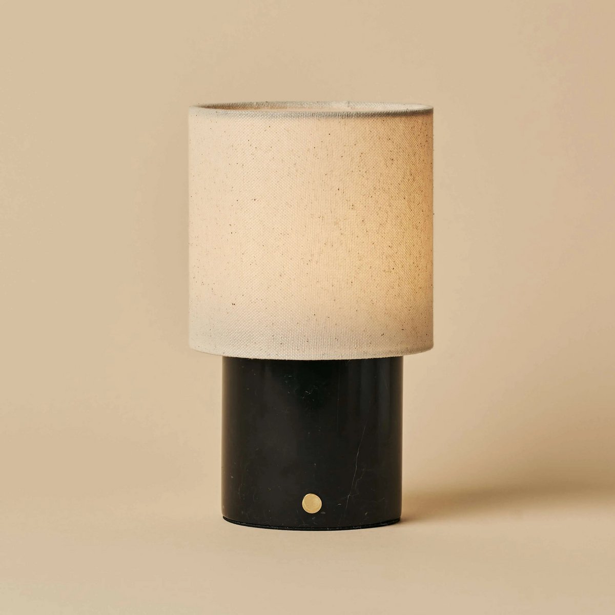 Tavellio | Designer-Tischlampe Dou Black – schwarzer Marmor, kabellos & dimmbar