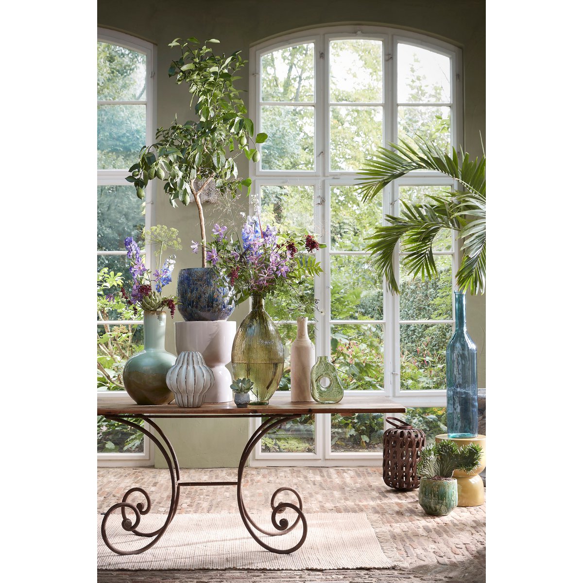 Designer Beistelltisch Stage | Rund | Zement, H45 cm | modern & auffällig | Mica Decorations – Bild 3