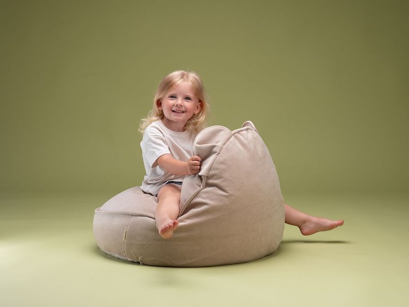 Kinder Sitzsack Indoor Bär Samt | Beige | Wigiwama – Bild 8