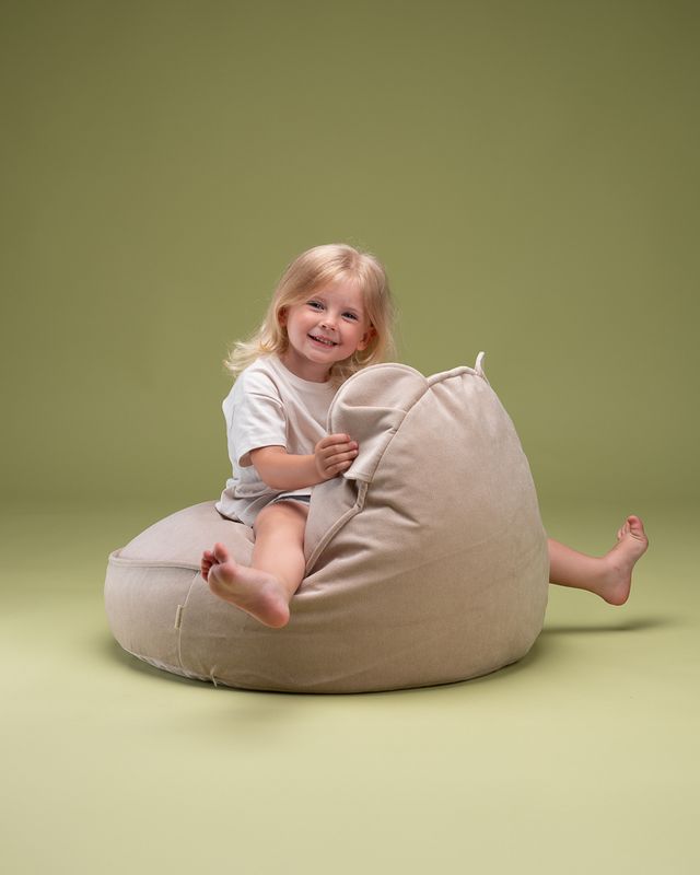 Kinder Sitzsack Indoor Bär Samt | Beige | Wigiwama – Bild 9