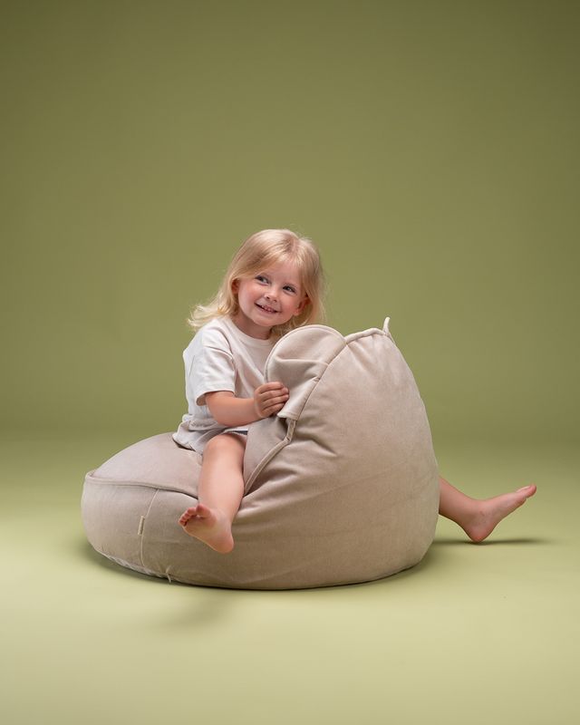 Kinder Sitzsack Indoor Bär Samt | Beige | Wigiwama – Bild 10