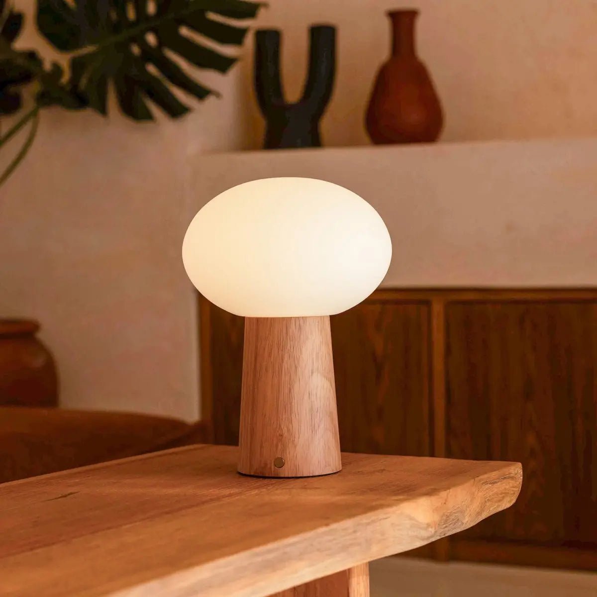 Max Hellbraune kabellose Tischlampe aus Holz | Wiederaufladbar, Glas und nachhaltiges Design – Bild 8