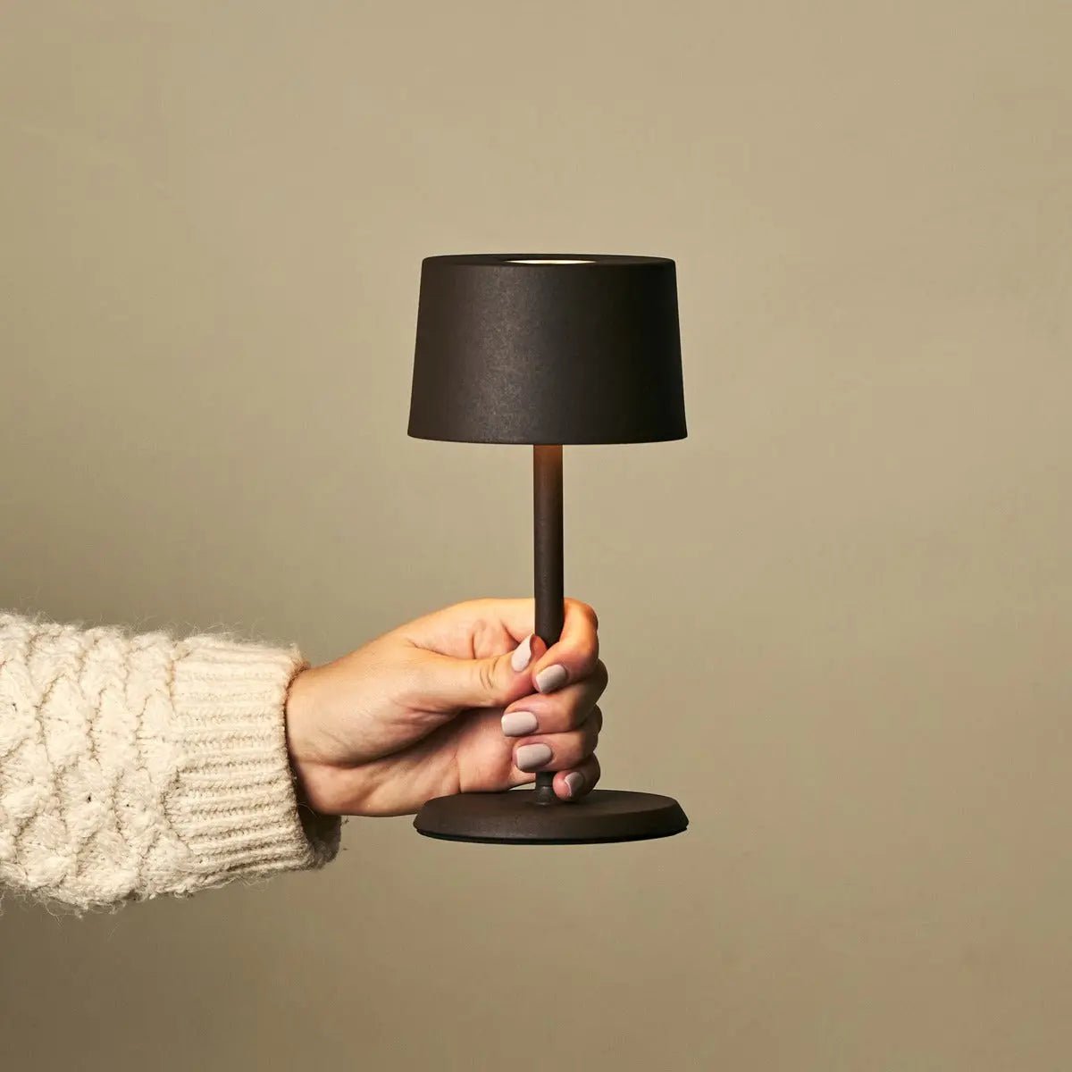 David Mokkabraun Wiederaufladbare Tischlampe 2 in 1 mit einstellbarer Höhe | Dimmbar und kabellos – Bild 7