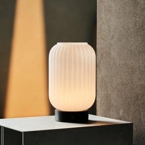 Lilly Dunkelbraune einzigartige wiederaufladbare Lampe | 3 Lichtmodi, dimmbar und 100-Stunden-Akku