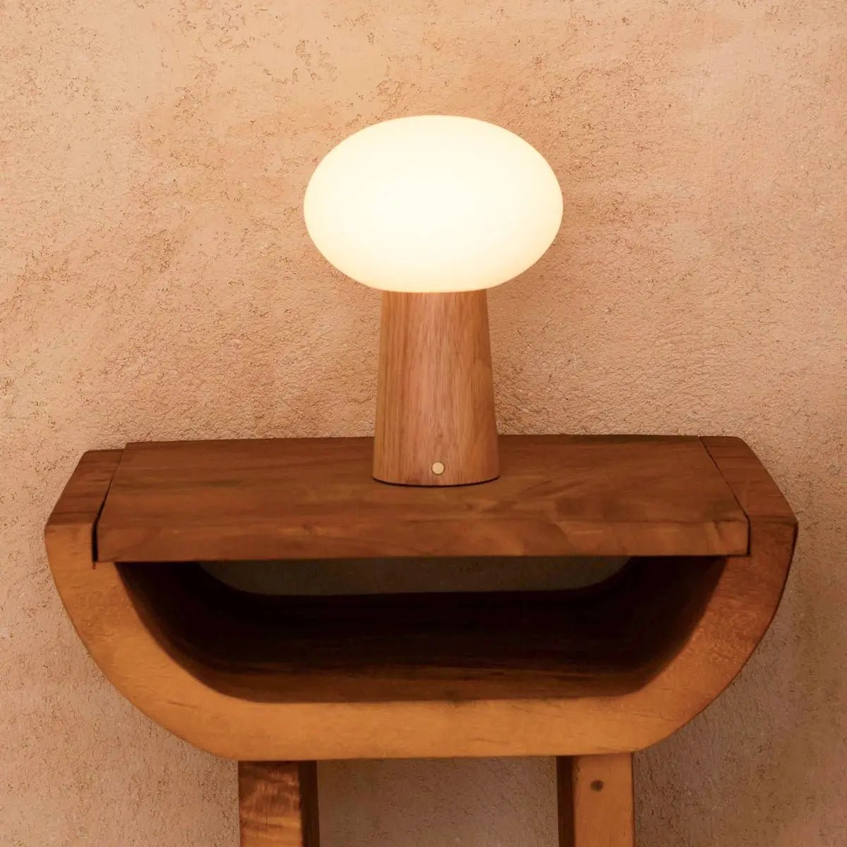 Max Hellbraune kabellose Tischlampe aus Holz | Wiederaufladbar, Glas und nachhaltiges Design – Bild 9