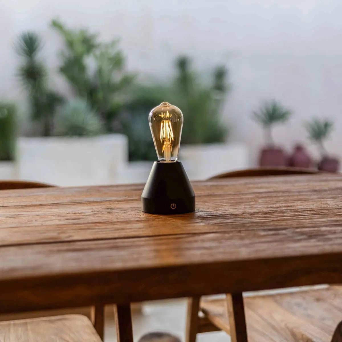 Zavi Dunkelbraune wiederaufladbare Tischlampe | LED, kabellos und 80 Stunden Akkulaufzeit – Bild 3