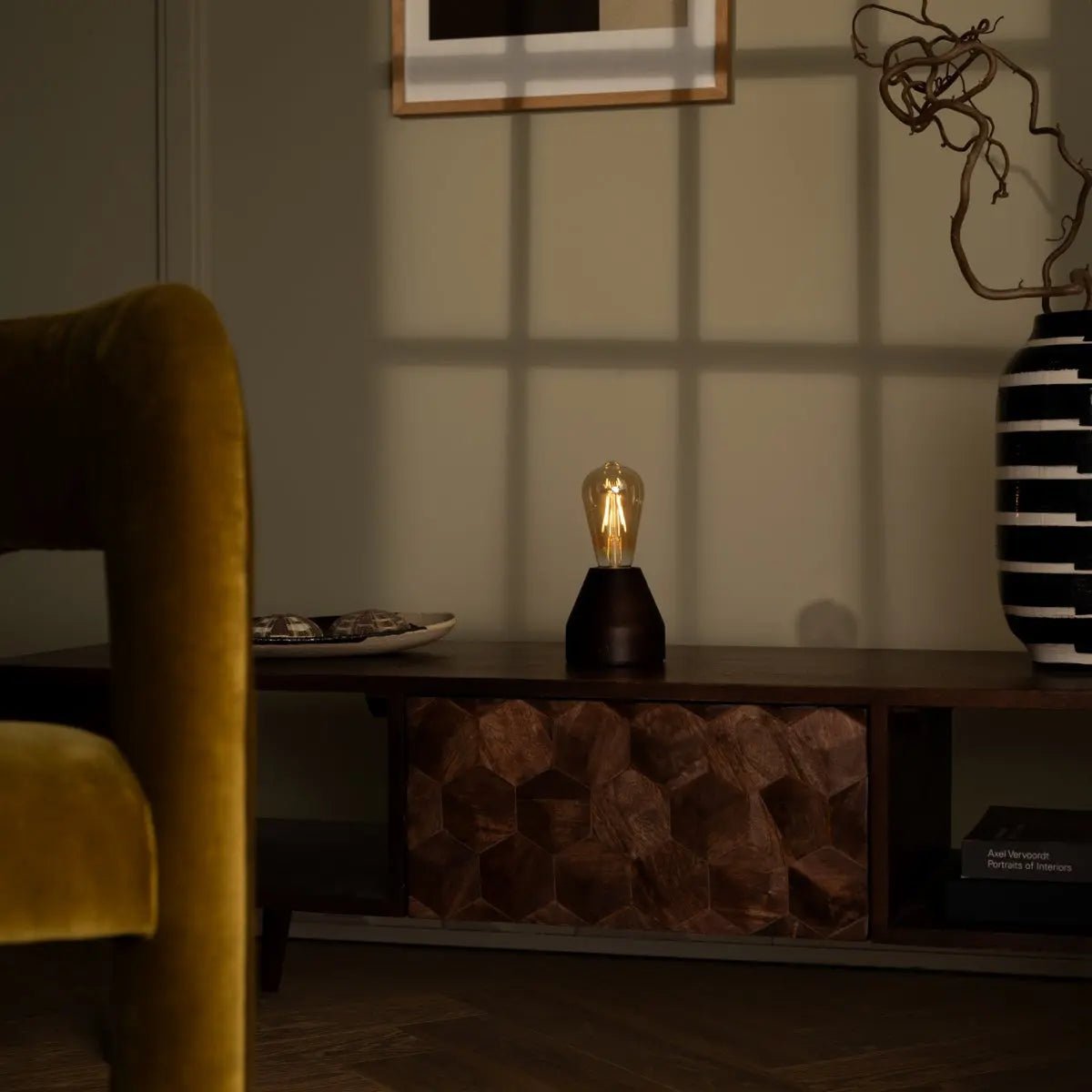 Zavi Dunkelbraune wiederaufladbare Tischlampe | LED, kabellos und 80 Stunden Akkulaufzeit – Bild 9