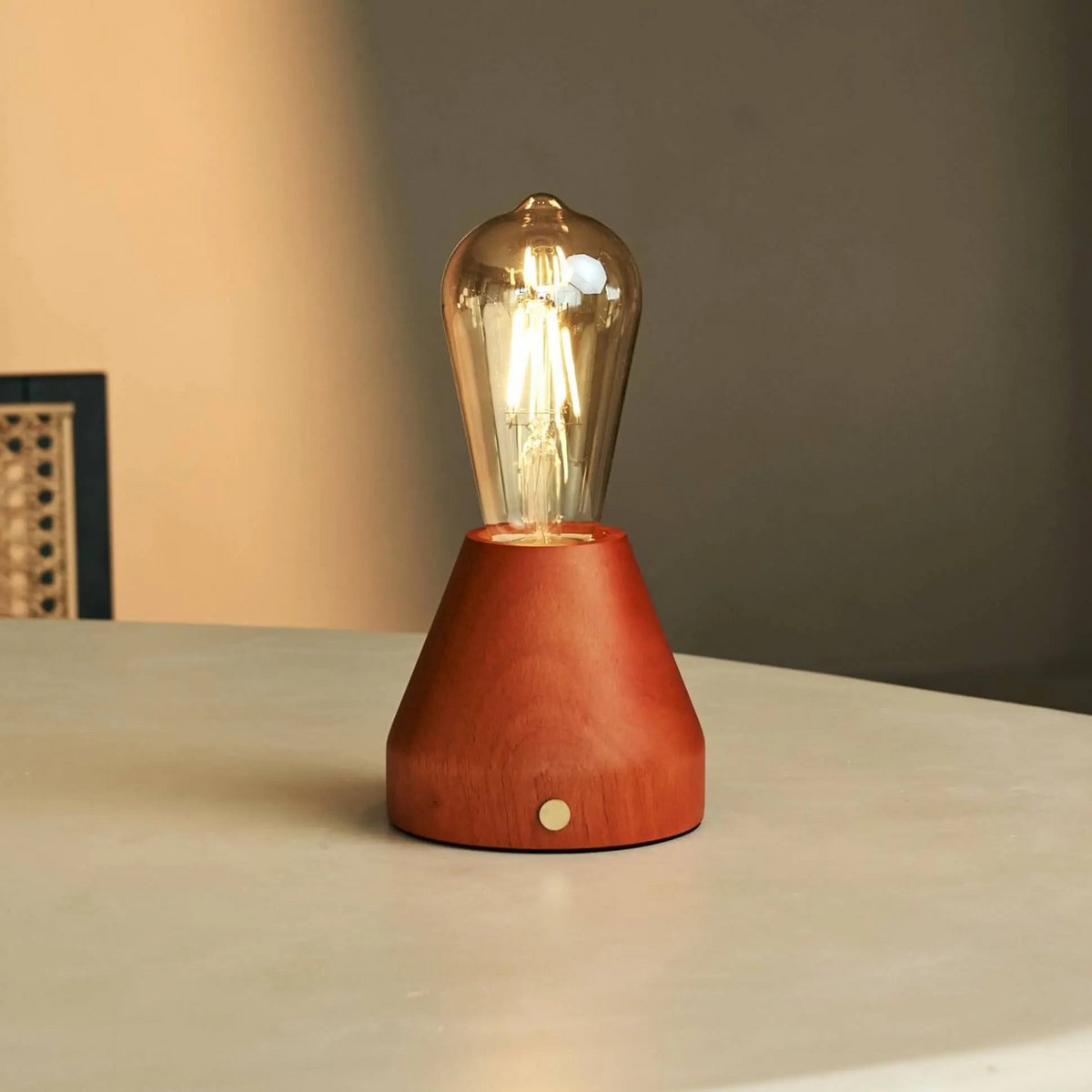 Zavi Kastanienbraune wiederaufladbare Tischlampe | LED, kabellos und 80 Stunden Akkulaufzeit