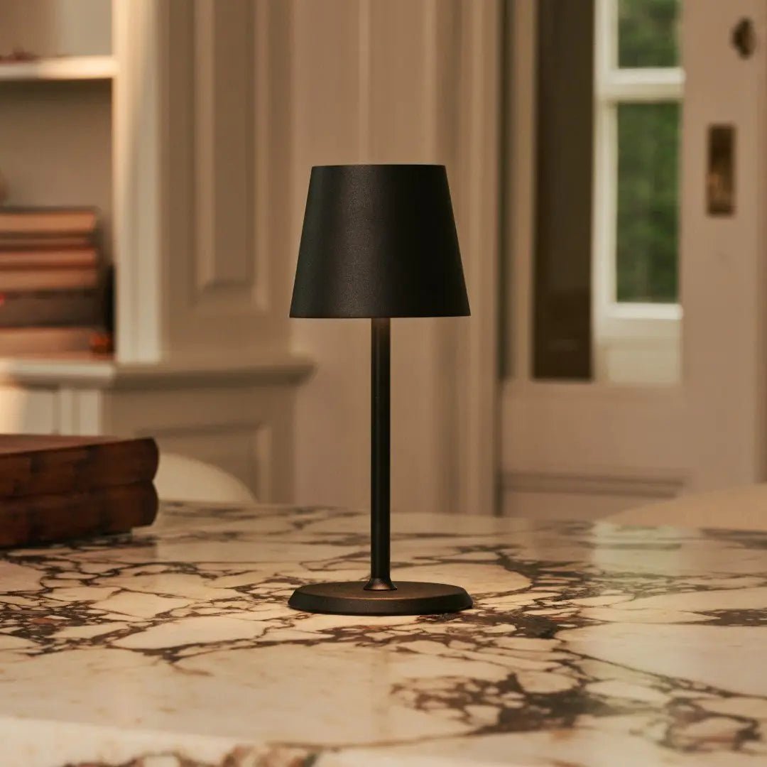 James Black wiederaufladbare Tischlampe | Kabellos, dimmbar und elegant