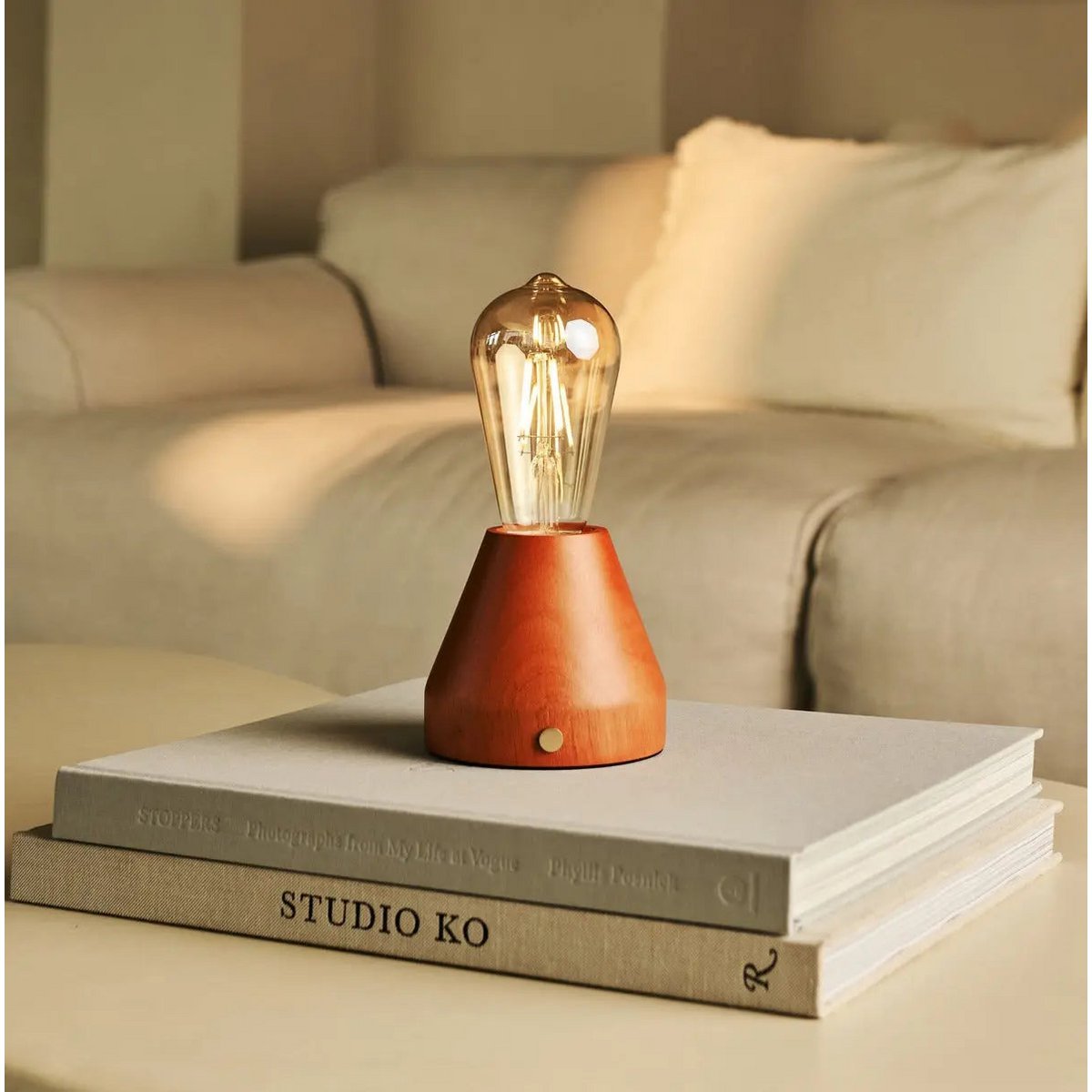 Zavi Kastanienbraune wiederaufladbare Tischlampe | LED, kabellos und 80 Stunden Akkulaufzeit – Bild 6