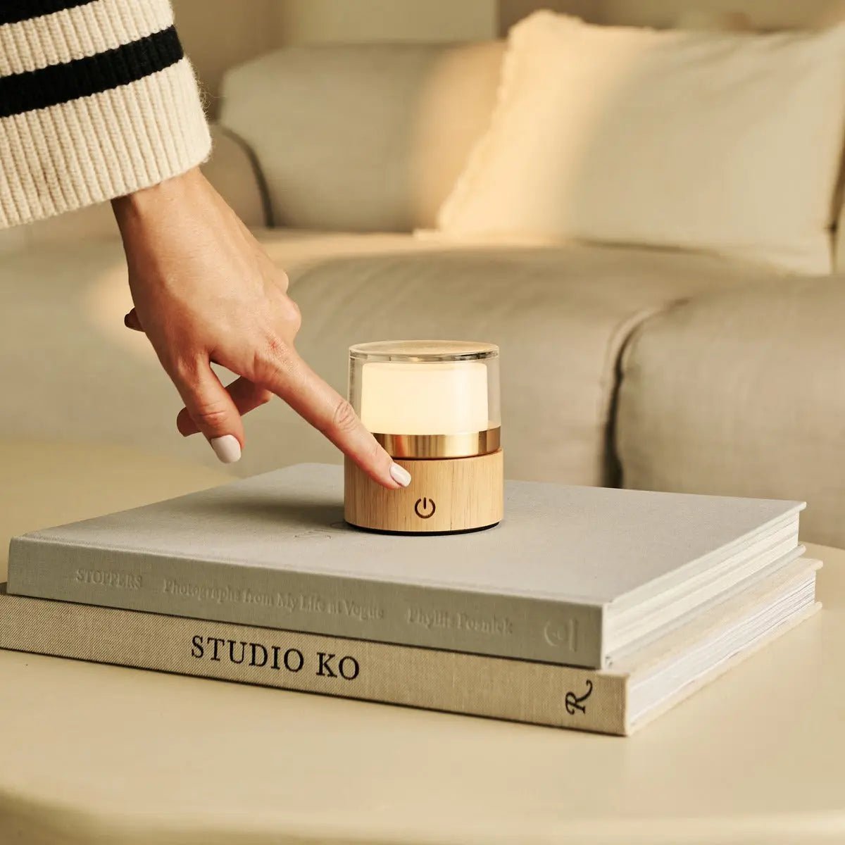 Leo Hellbraune kabellose wiederaufladbare Lampe | Kompakt, dimmbar und über USB wiederaufladbar – Bild 6